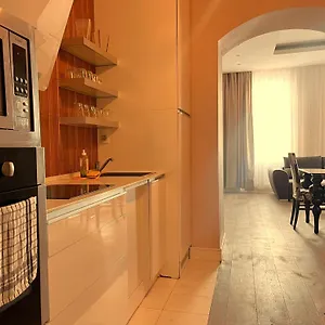 Aurellia Serviced Apartment